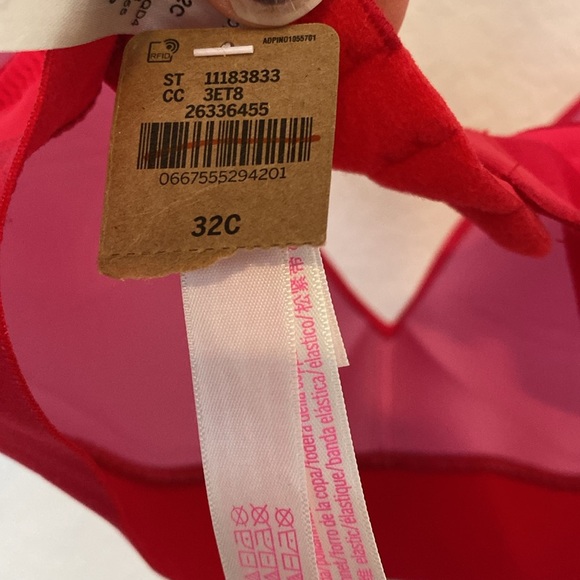 VS PINK Victoria’s Secret Set of 2 Bras NWT 32C - Picture 5 of 9